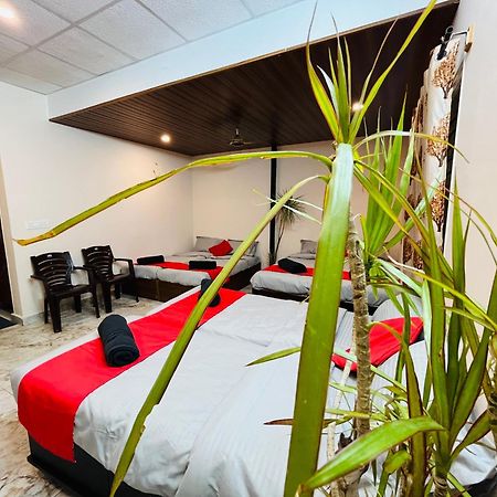 Adh Hazel Wood Hotel Mysore Luaran gambar