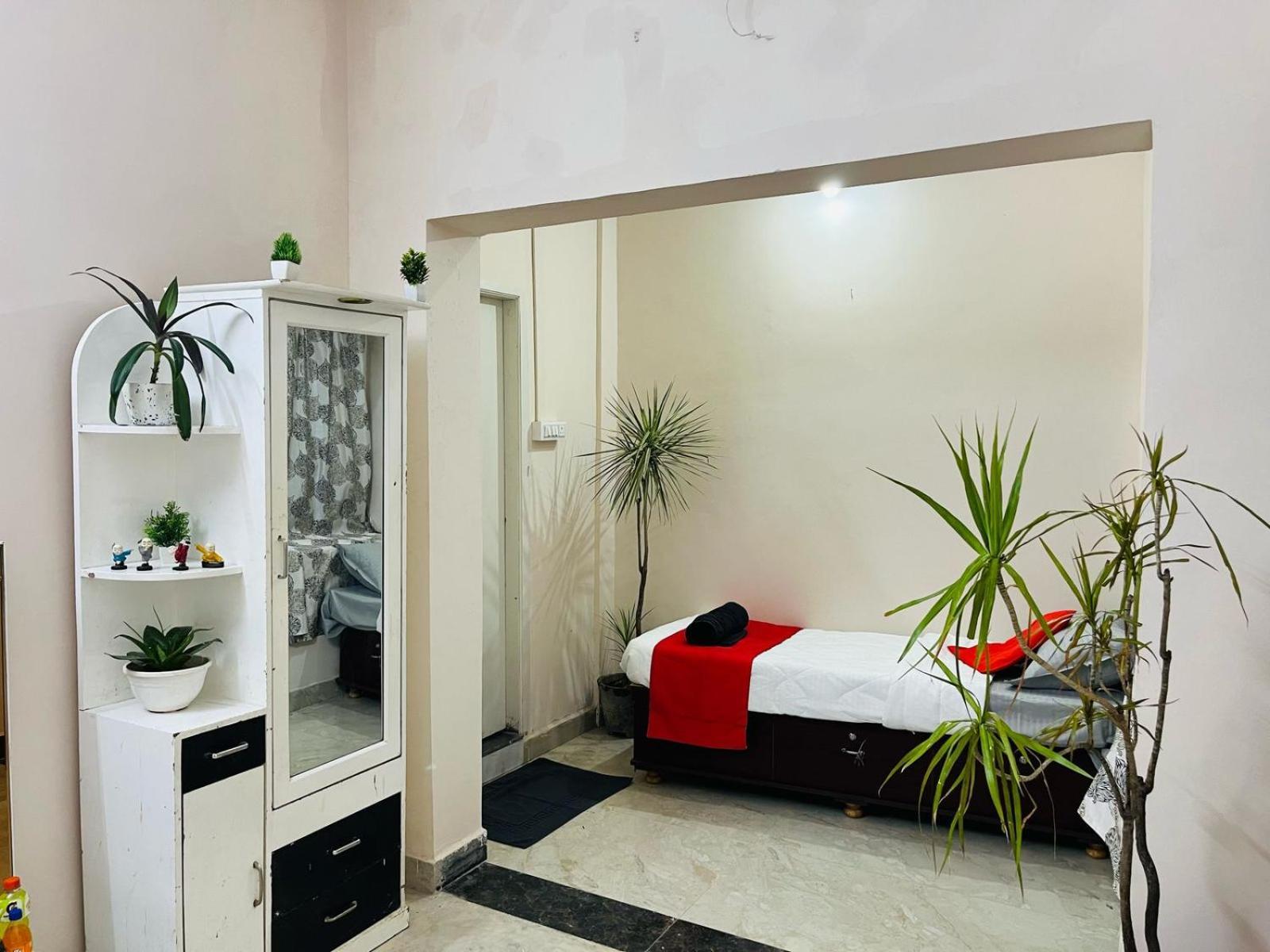 Adh Hazel Wood Hotel Mysore Luaran gambar