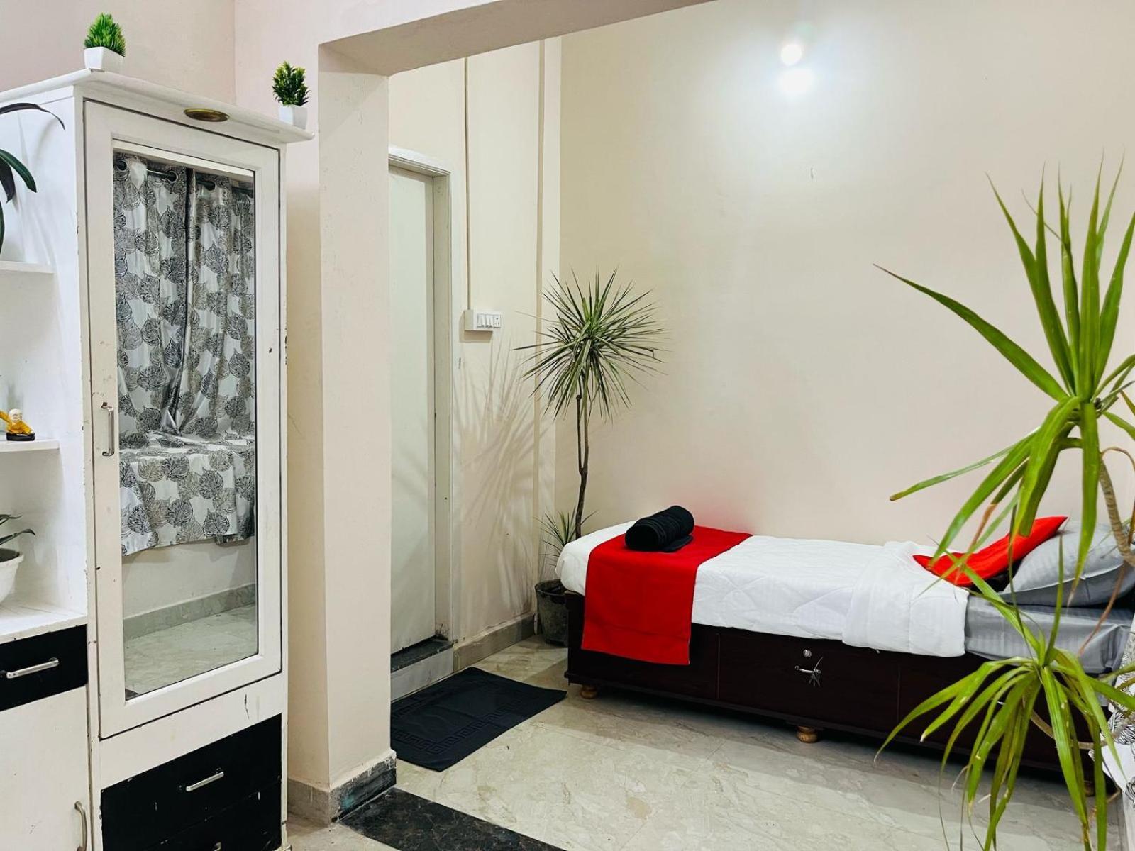 Adh Hazel Wood Hotel Mysore Luaran gambar