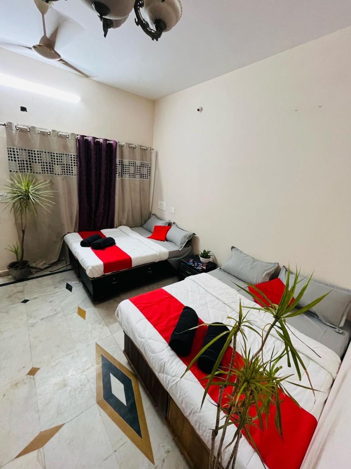 Adh Hazel Wood Hotel Mysore Luaran gambar