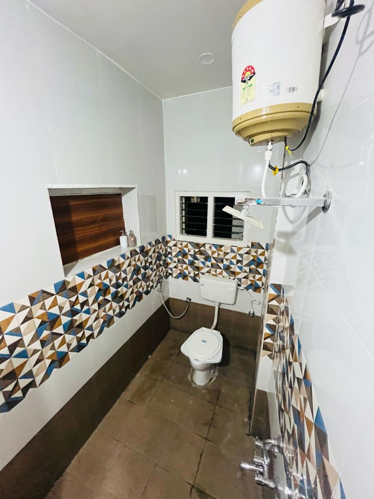 Adh Hazel Wood Hotel Mysore Luaran gambar