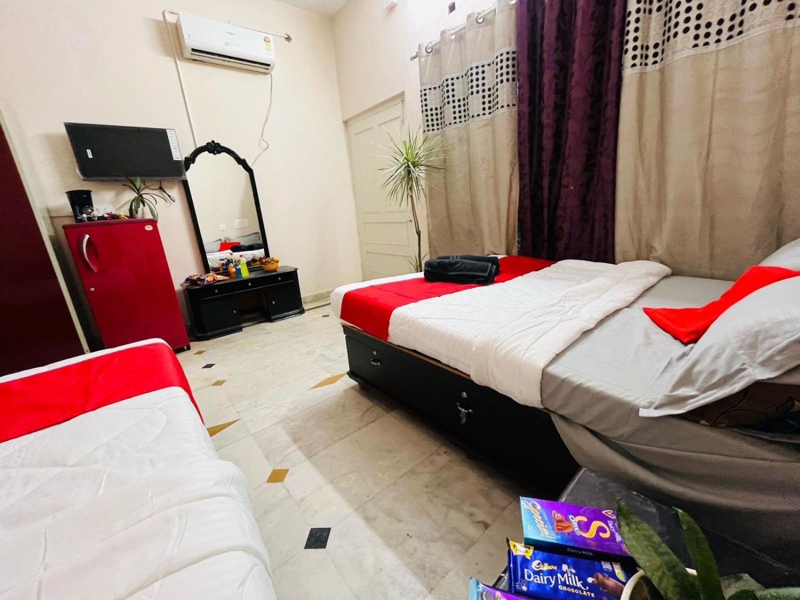 Adh Hazel Wood Hotel Mysore Luaran gambar