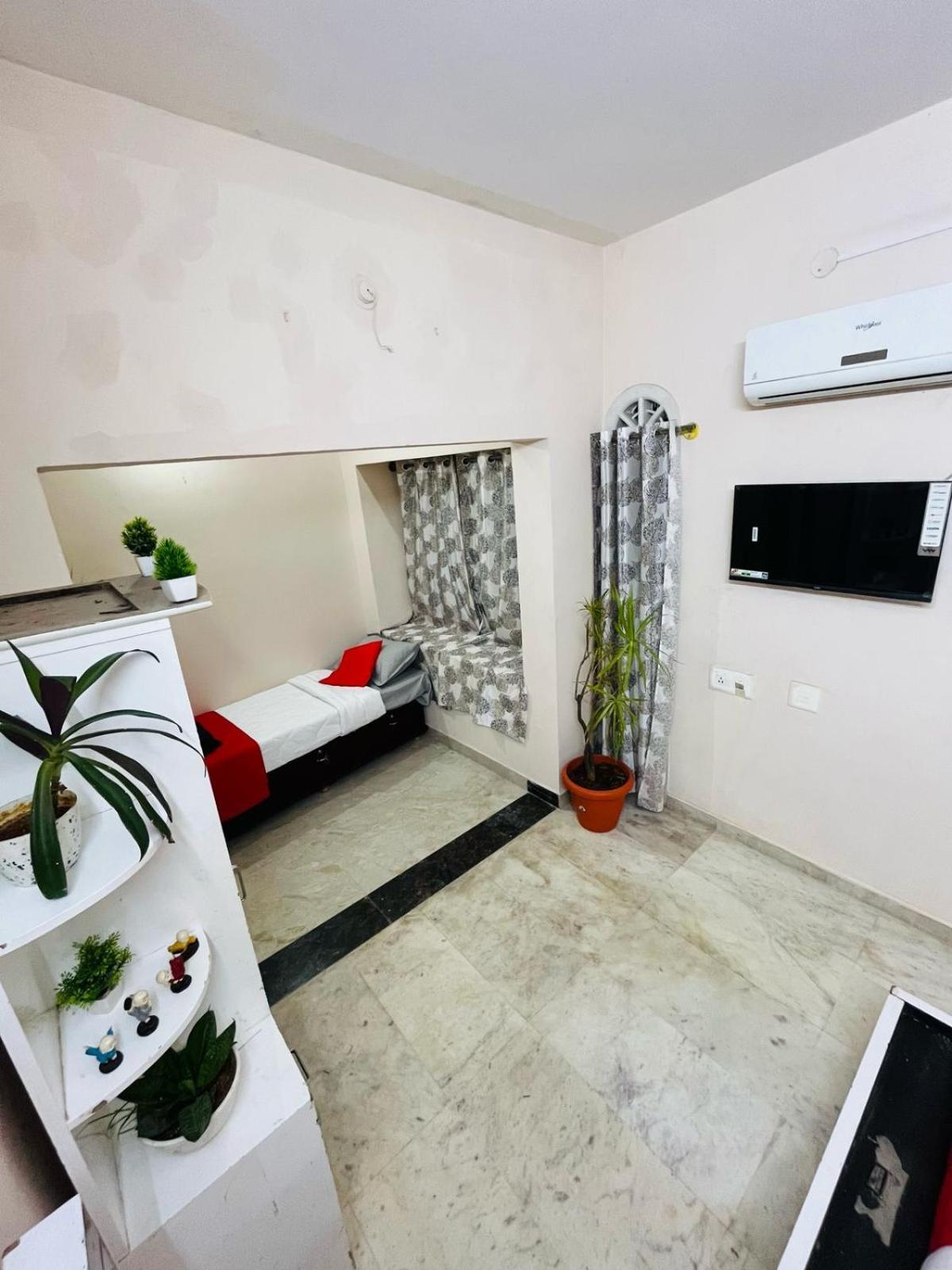 Adh Hazel Wood Hotel Mysore Luaran gambar