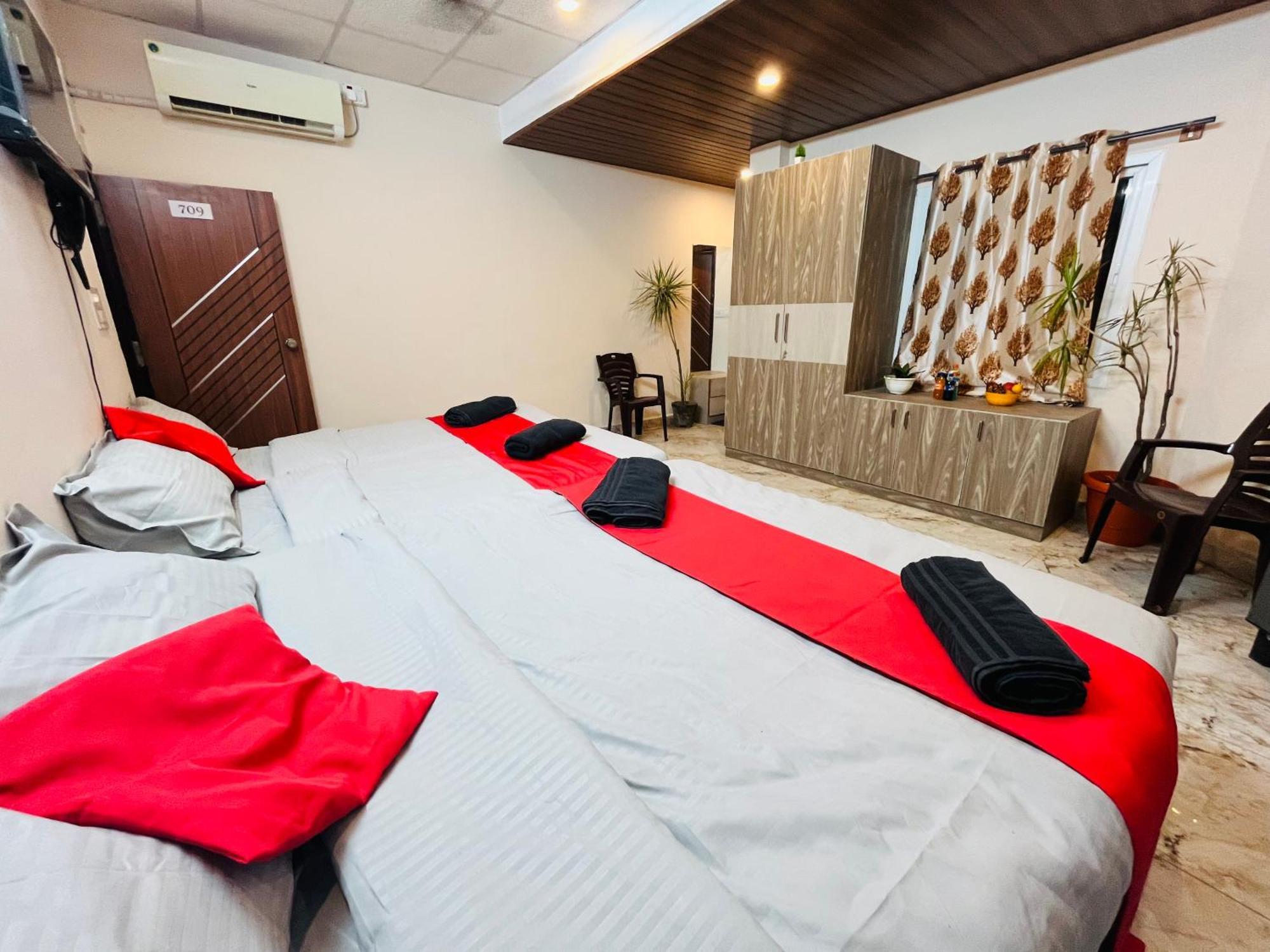 Adh Hazel Wood Hotel Mysore Luaran gambar