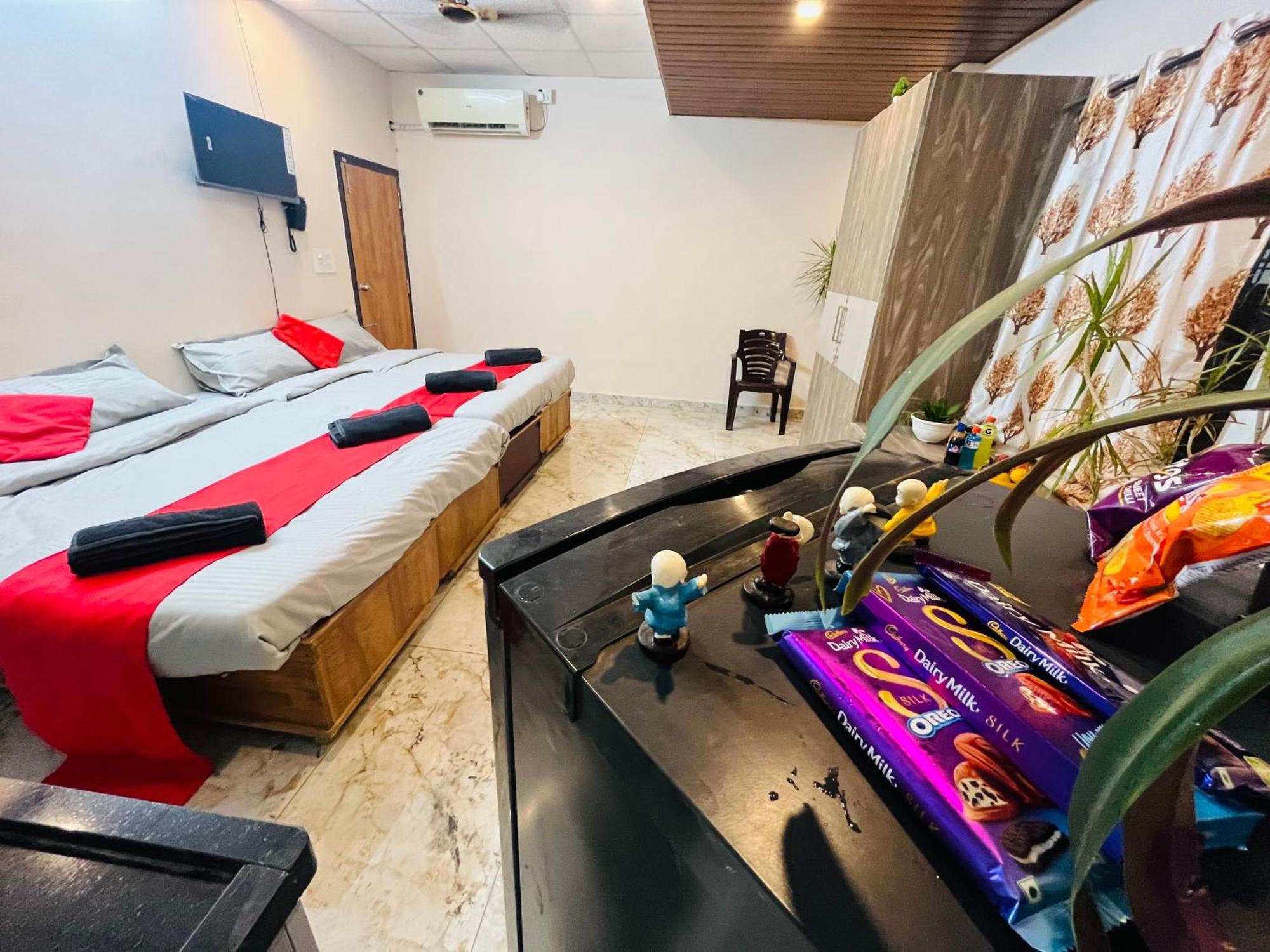 Adh Hazel Wood Hotel Mysore Luaran gambar