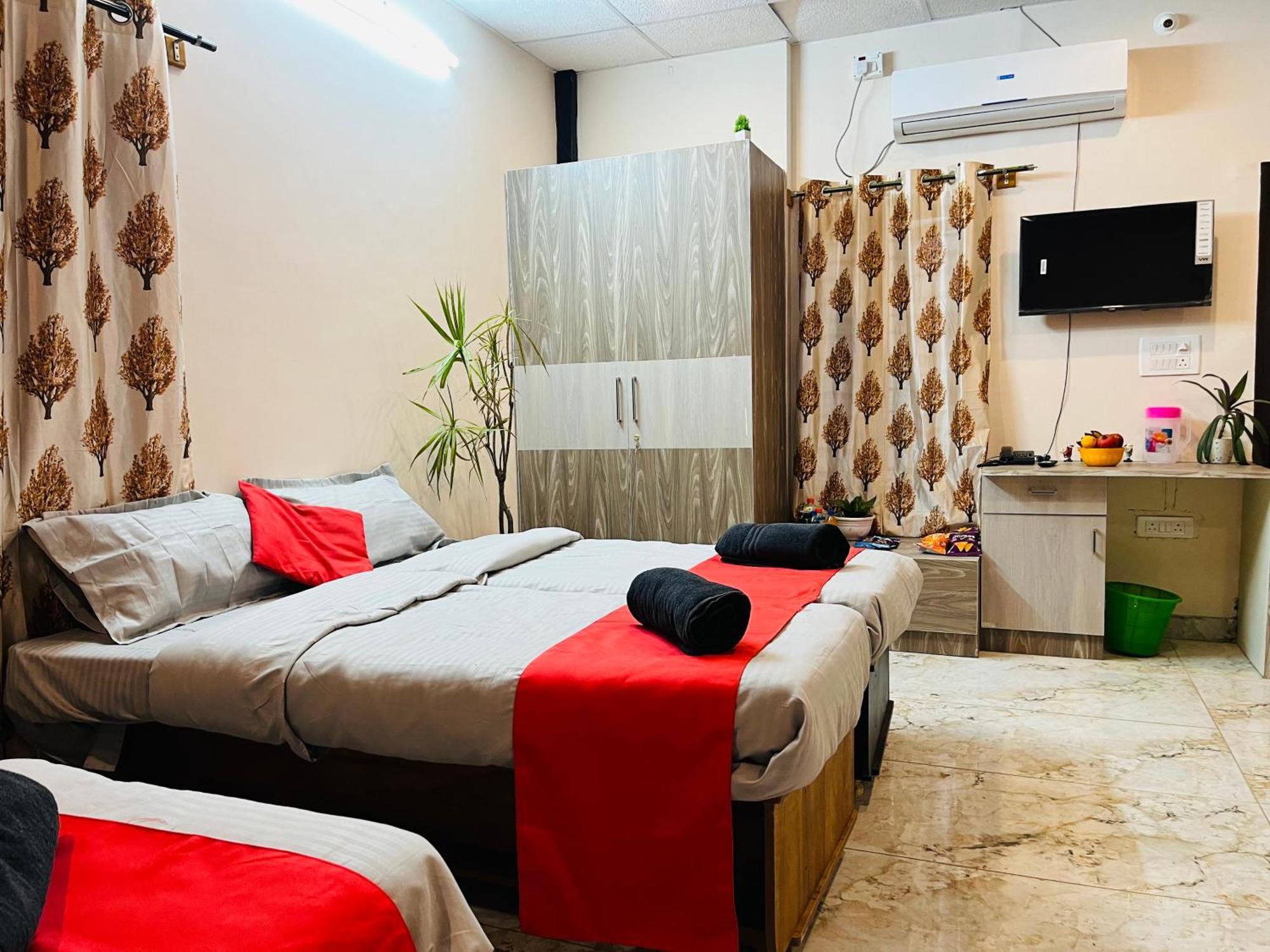 Adh Hazel Wood Hotel Mysore Luaran gambar