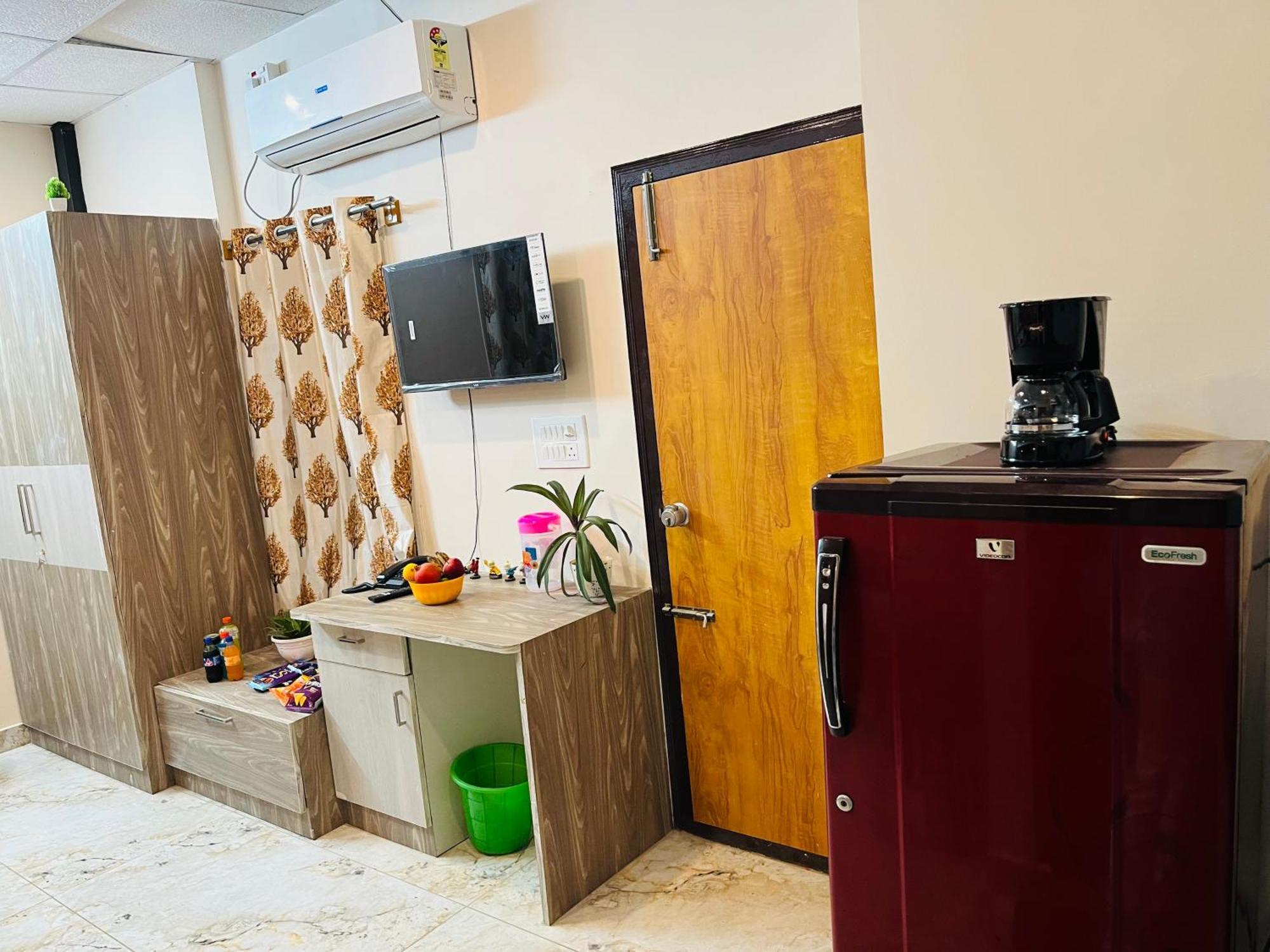 Adh Hazel Wood Hotel Mysore Luaran gambar