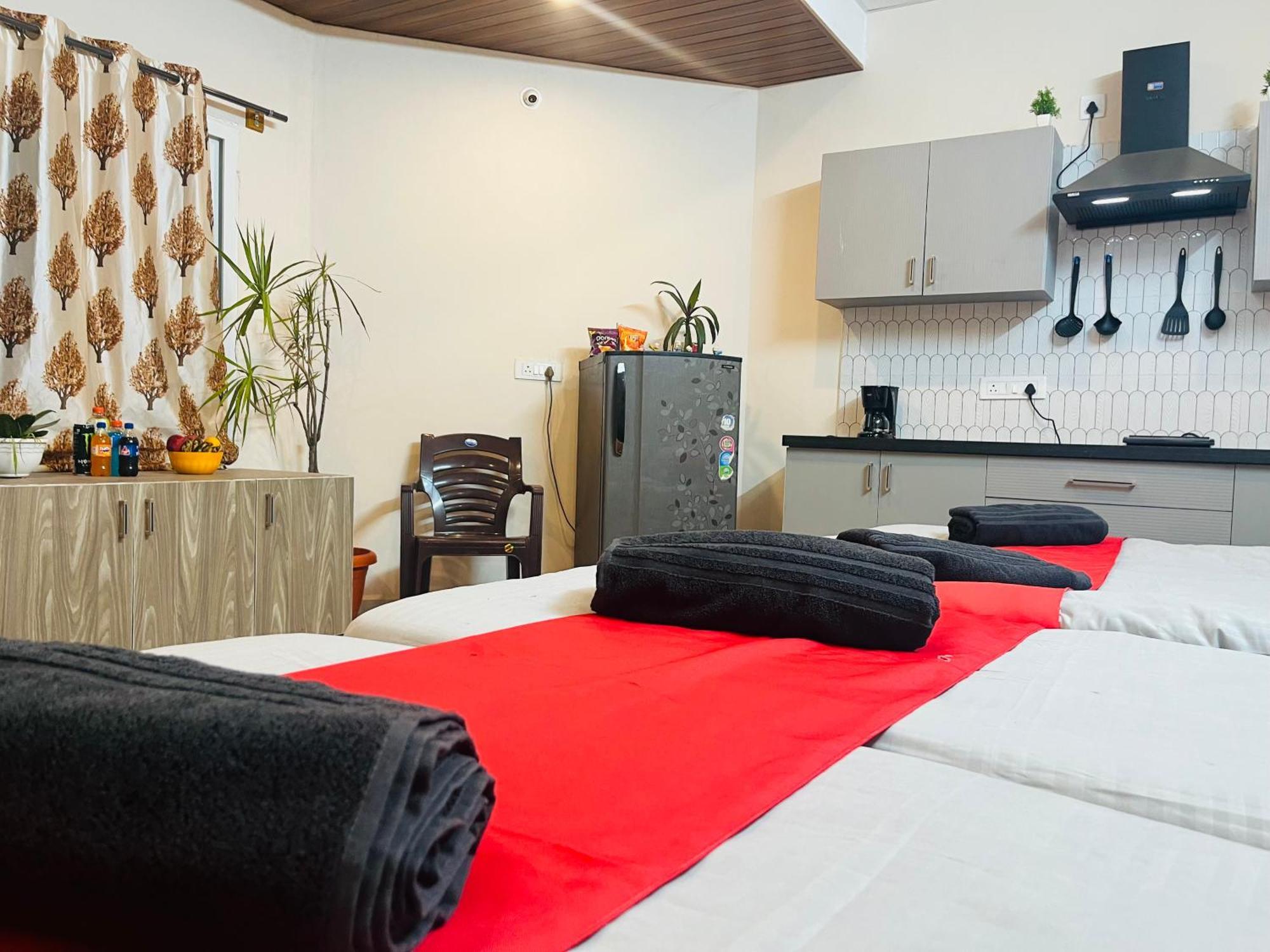Adh Hazel Wood Hotel Mysore Luaran gambar