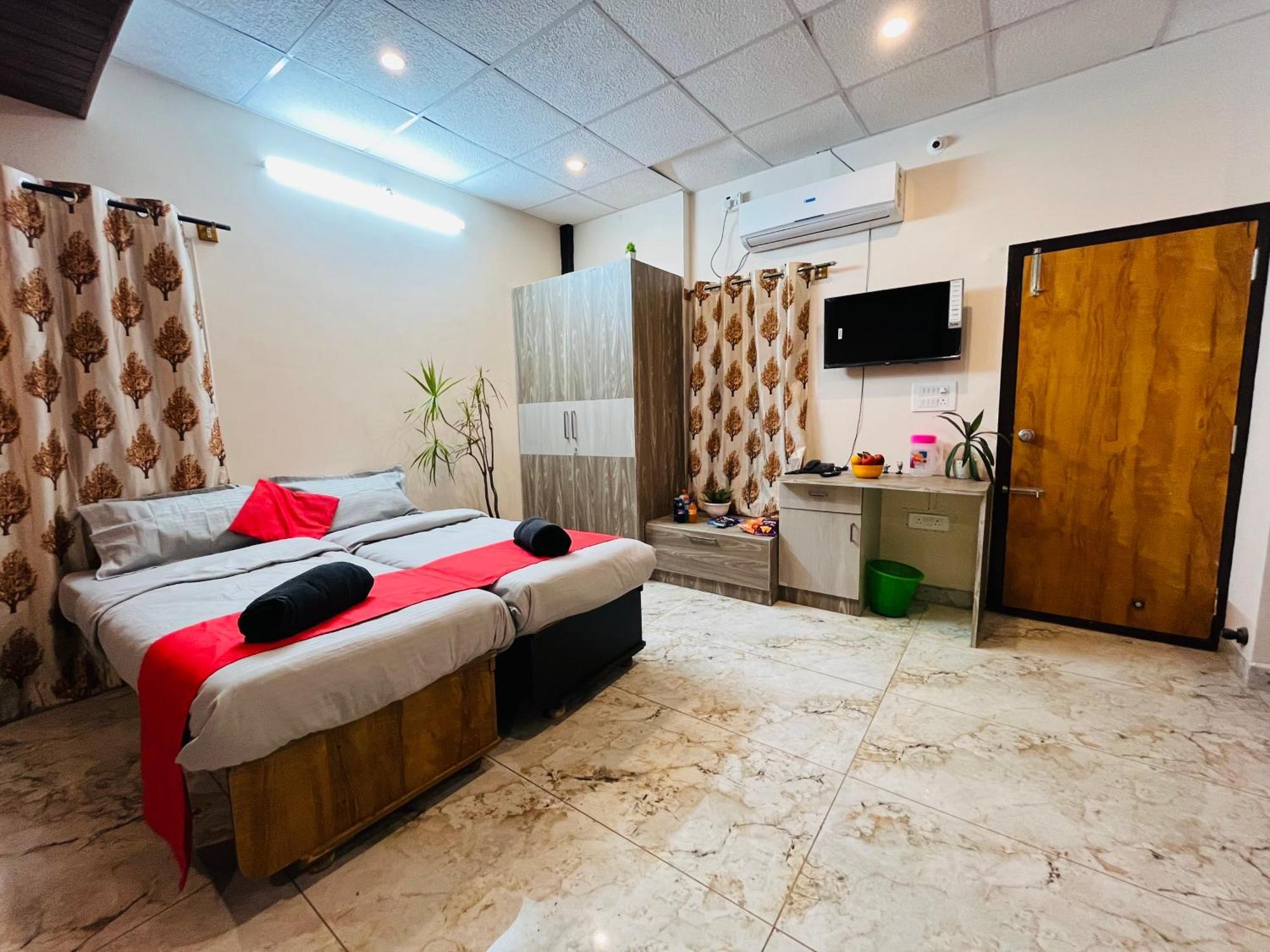 Adh Hazel Wood Hotel Mysore Luaran gambar