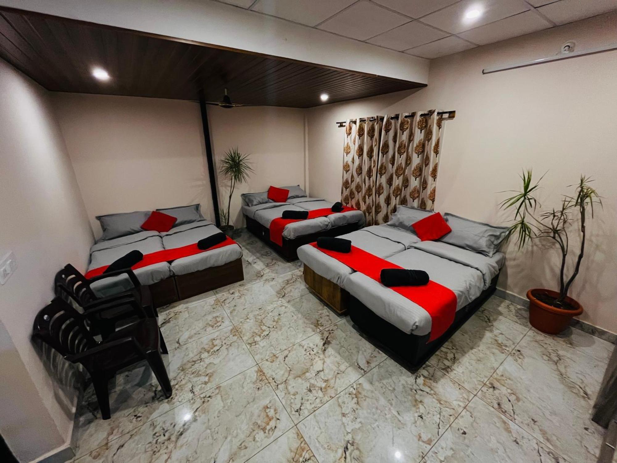 Adh Hazel Wood Hotel Mysore Luaran gambar
