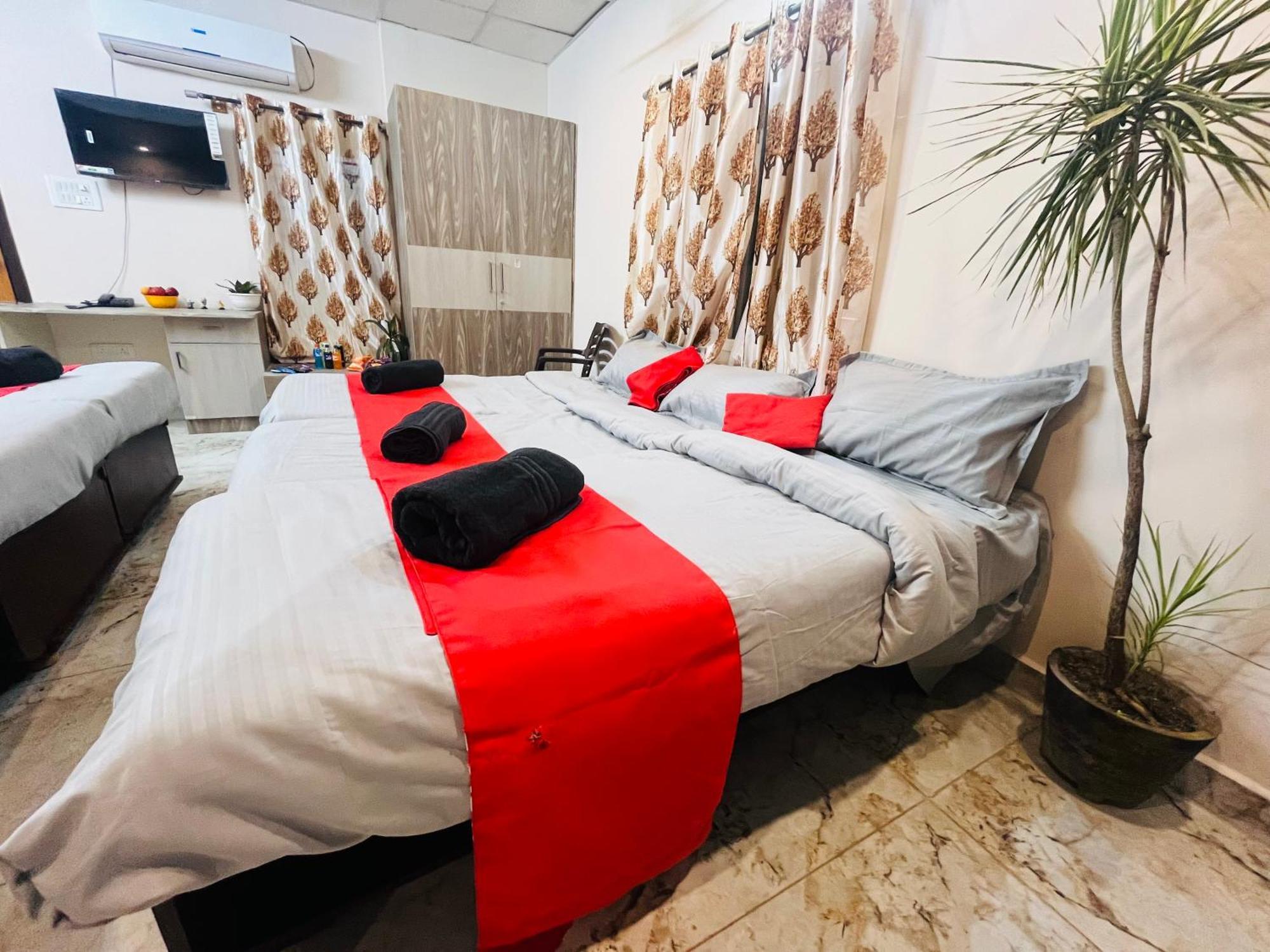 Adh Hazel Wood Hotel Mysore Luaran gambar