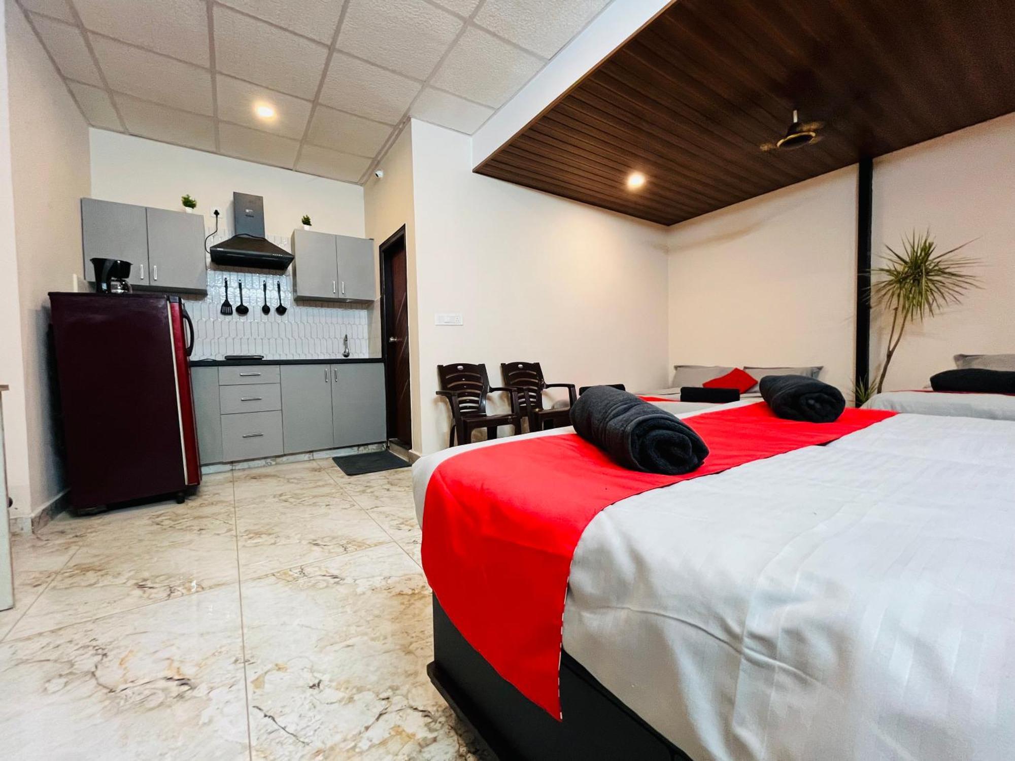 Adh Hazel Wood Hotel Mysore Luaran gambar