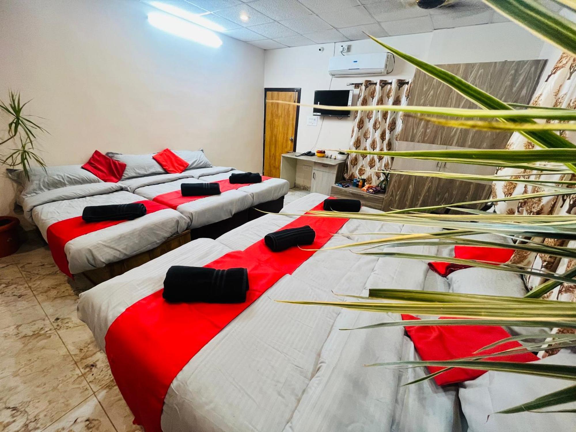 Adh Hazel Wood Hotel Mysore Luaran gambar